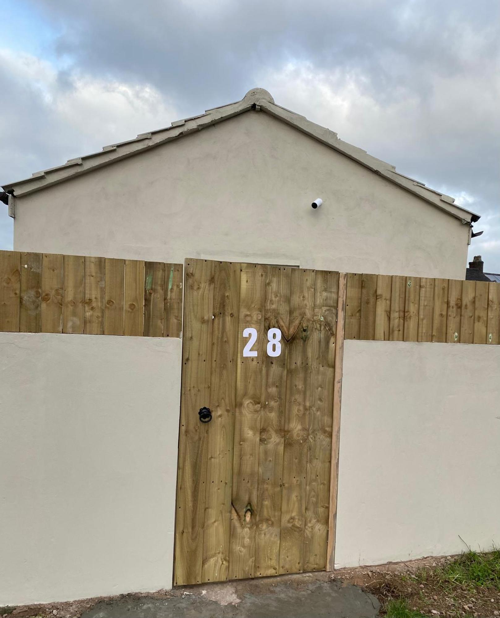 A Spacious Double Bed Studio Stoke-on-Trent Exterior photo
